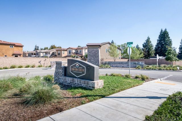 6148 E Bishop Lane, Fresno, CA 93727