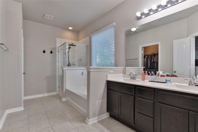 107 Forest Bend Court, Clute, TX 77531