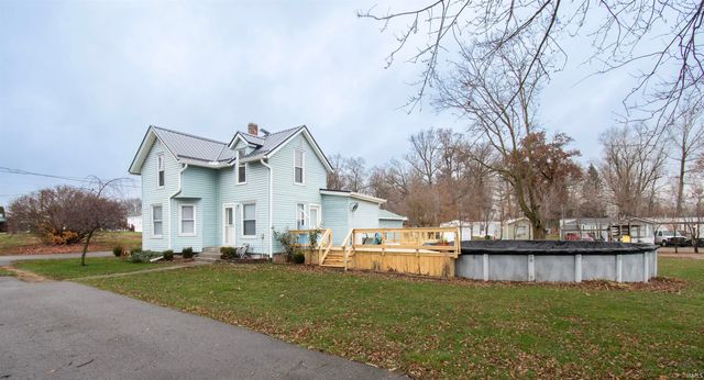 102 Lovette Street, Wolcottville, IN 46795