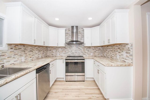 102 Lovette Street, Wolcottville, IN 46795