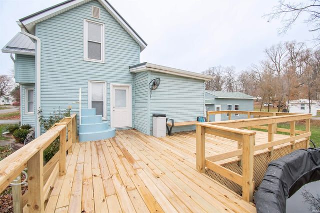 102 Lovette Street, Wolcottville, IN 46795