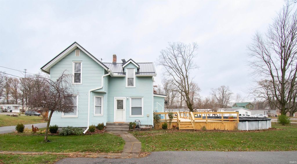 102 Lovette Street, Wolcottville, IN 46795