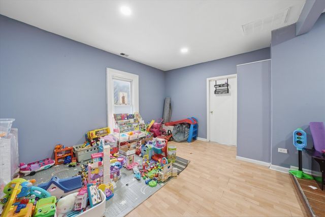2730 S 58th Court, Cicero, IL 60804