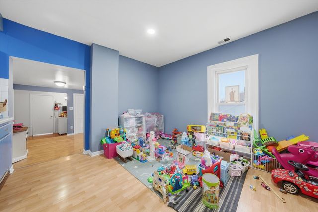 2730 S 58th Court, Cicero, IL 60804