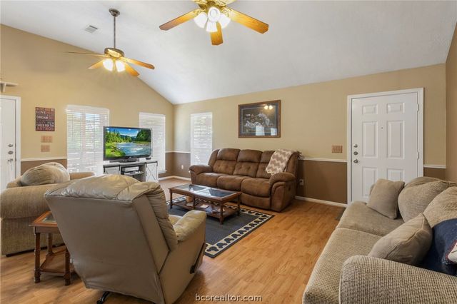 701 Birch Forest, Somerville, TX 77879