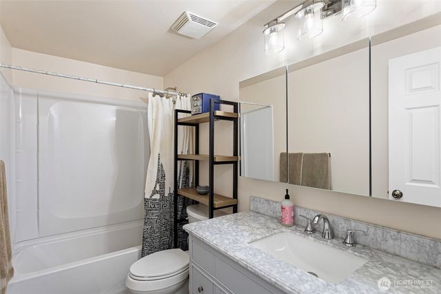 10407 206th Avenue NE, Redmond, WA 98053