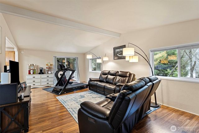10407 206th Avenue NE, Redmond, WA 98053