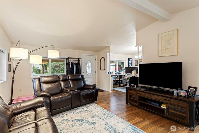10407 206th Avenue NE, Redmond, WA 98053