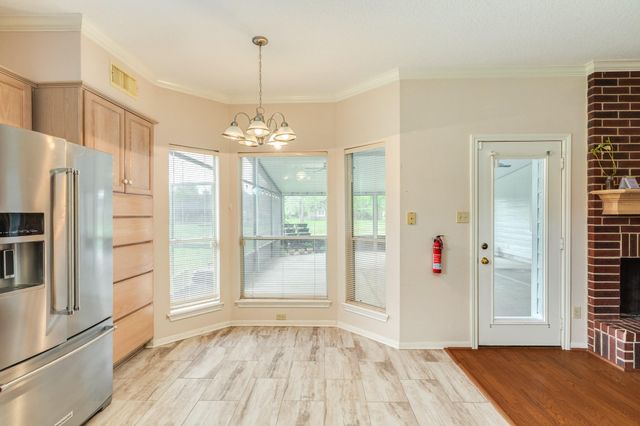 54 Peppermint Court, Lake Jackson, TX 77566