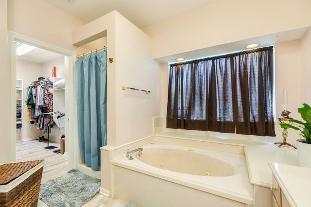 54 Peppermint Court, Lake Jackson, TX 77566