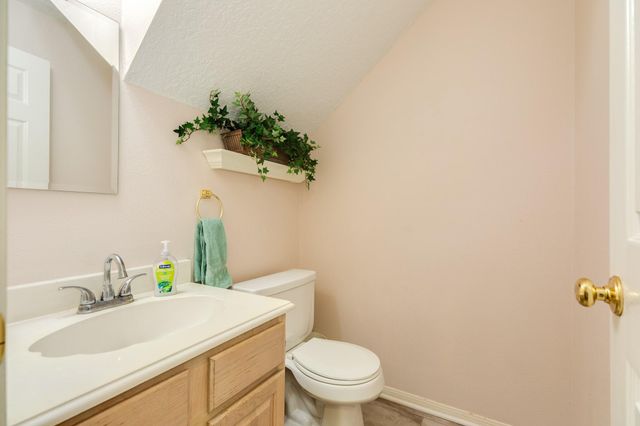 54 Peppermint Court, Lake Jackson, TX 77566