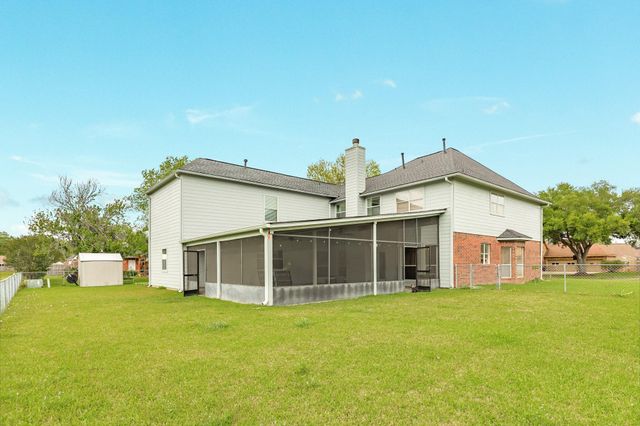 54 Peppermint Court, Lake Jackson, TX 77566