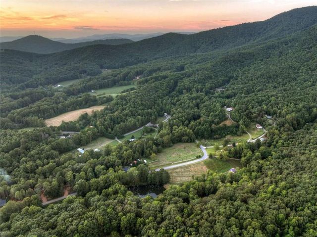 859 Hagin Circle, Ellijay, GA 30536