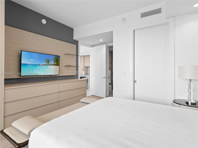 5775 Collins Avenue 405, Miami Beach, FL 33140