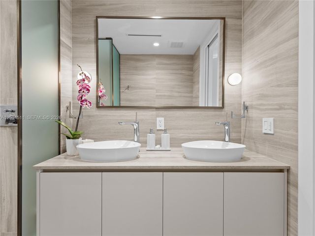 5775 Collins Avenue 405, Miami Beach, FL 33140