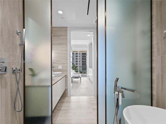 5775 Collins Avenue 405, Miami Beach, FL 33140