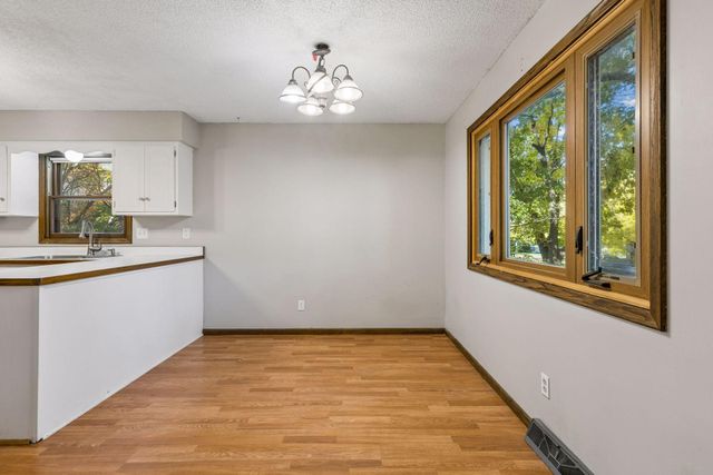 16551 Franklin Trail SE, Prior Lake, MN 55372
