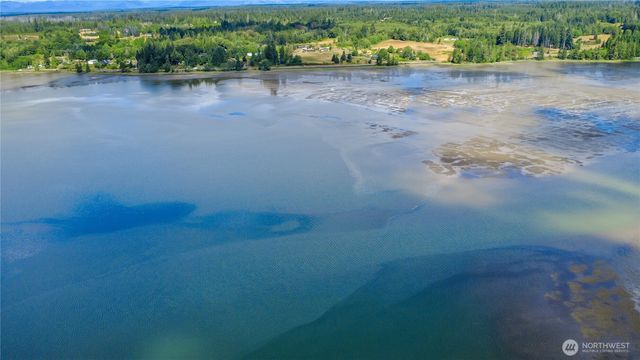 51 E Oakland Bay Drive, Shelton, WA 98584