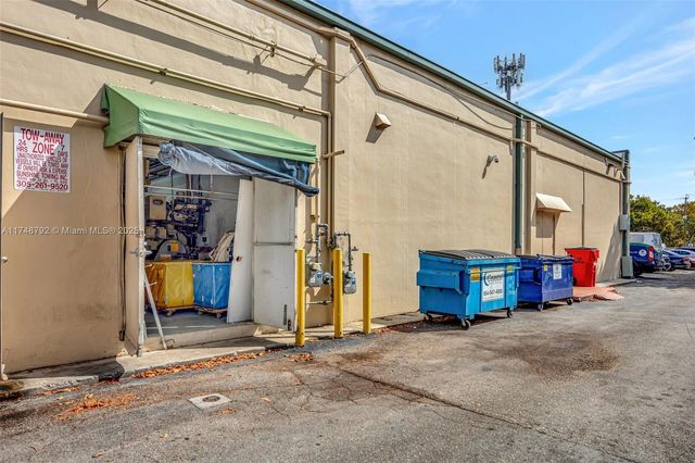 8766 SW 72 St, Miami, FL 33173