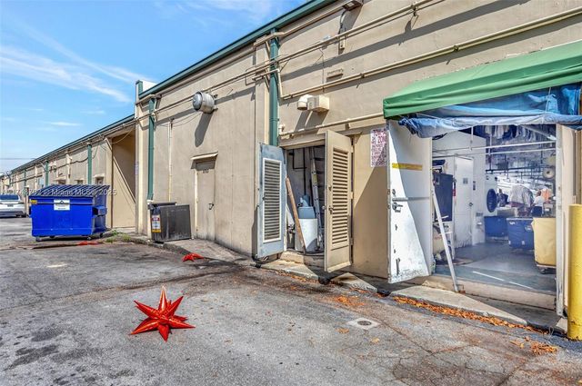 8766 SW 72 St, Miami, FL 33173