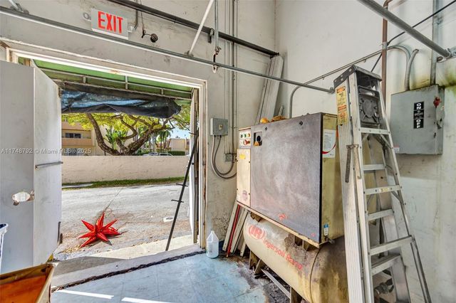 8766 SW 72 St, Miami, FL 33173