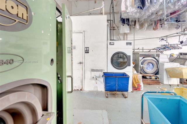 8766 SW 72 St, Miami, FL 33173