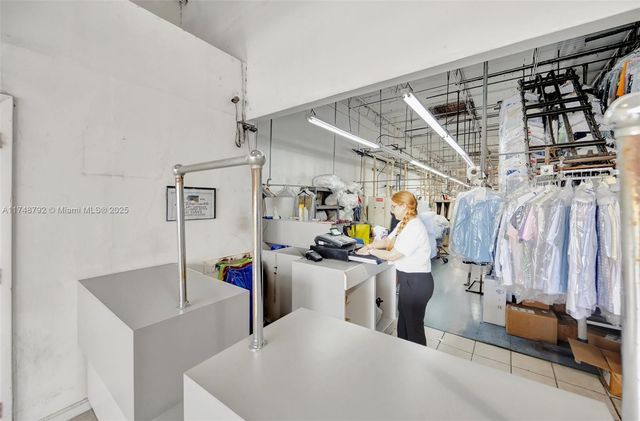 8766 SW 72 St, Miami, FL 33173