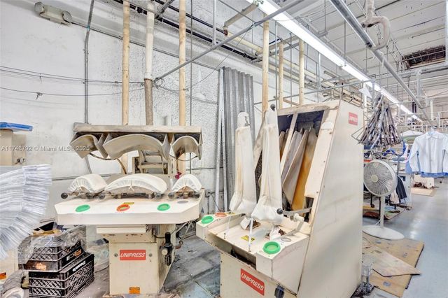 8766 SW 72 St, Miami, FL 33173