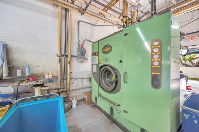 8766 SW 72 St, Miami, FL 33173