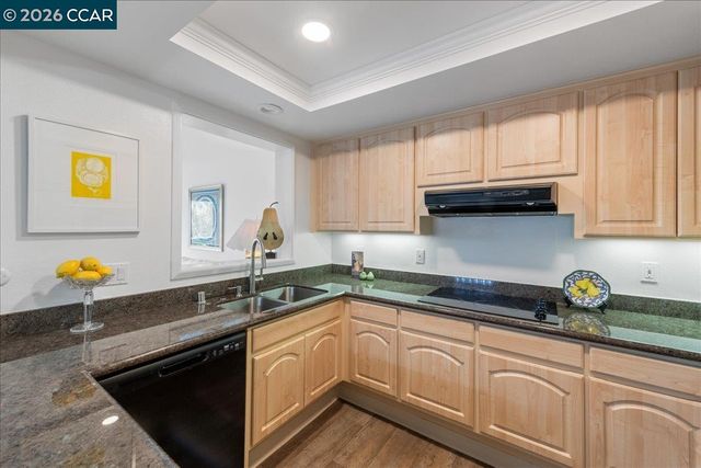 1317 Canyonwood Ct 4, Walnut Creek, CA 94595