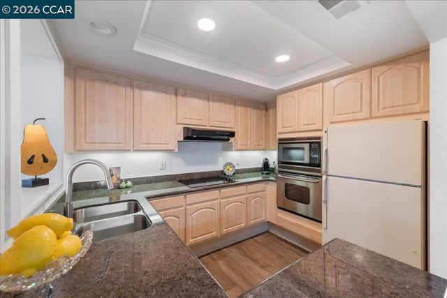 1317 Canyonwood Ct 4, Walnut Creek, CA 94595