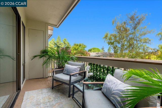 1317 Canyonwood Ct 4, Walnut Creek, CA 94595
