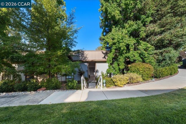 1317 Canyonwood Ct 4, Walnut Creek, CA 94595