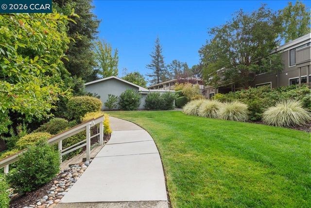 1317 Canyonwood Ct 4, Walnut Creek, CA 94595