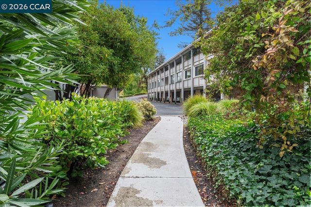 1317 Canyonwood Ct 4, Walnut Creek, CA 94595