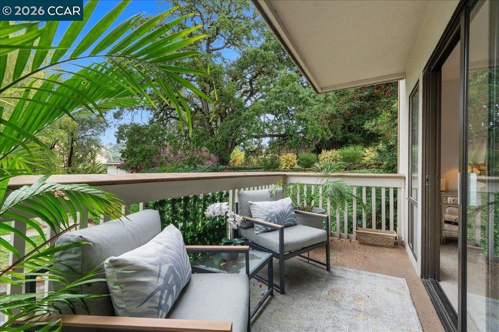 1317 Canyonwood Ct 4, Walnut Creek, CA 94595