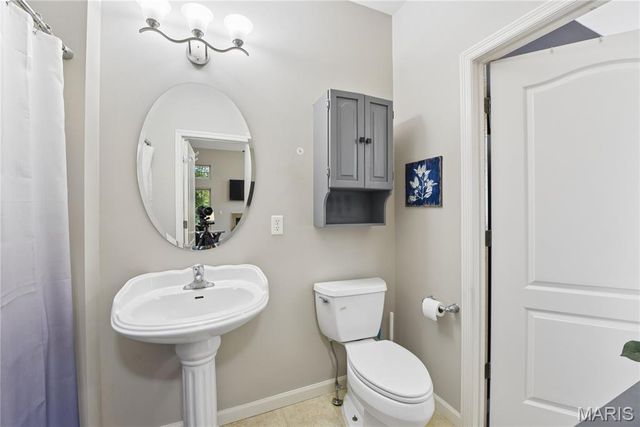 1017 Harmony Lake Parkway, Cottleville, MO 63376