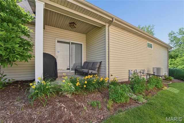 1017 Harmony Lake Parkway, Cottleville, MO 63376