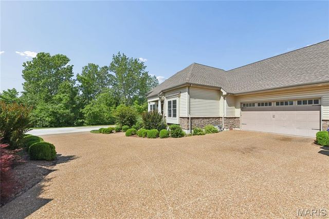 1017 Harmony Lake Parkway, Cottleville, MO 63376