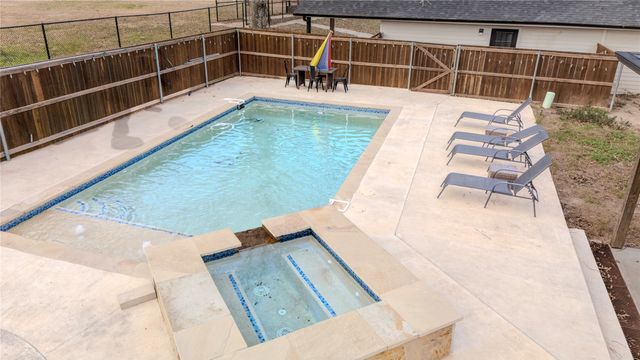 5261 FM 2495, Athens, TX 75752