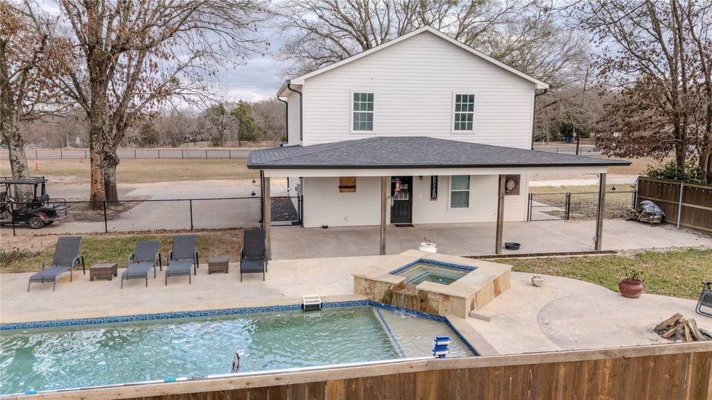 5261 FM 2495, Athens, TX 75752