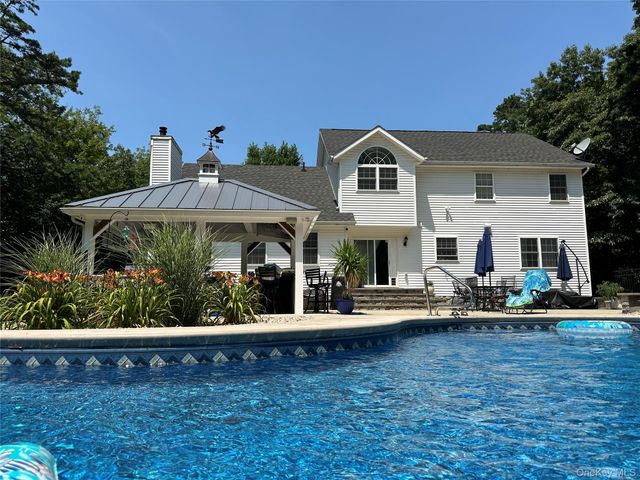95 Weed Road, Pine Bush, NY 12566