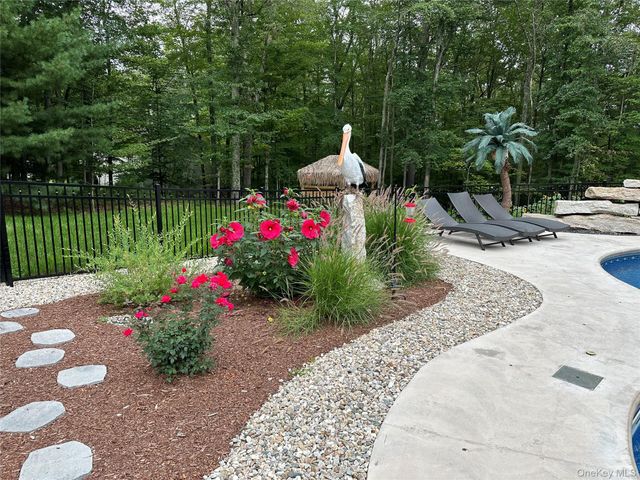 95 Weed Road, Pine Bush, NY 12566