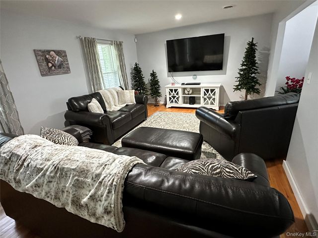 95 Weed Road, Pine Bush, NY 12566
