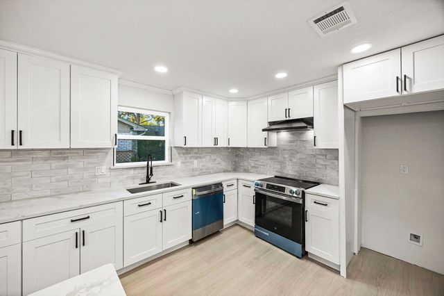 15747 Boulder Oaks Drive, Houston, TX 77084