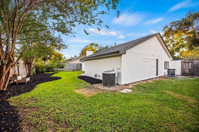 15747 Boulder Oaks Drive, Houston, TX 77084