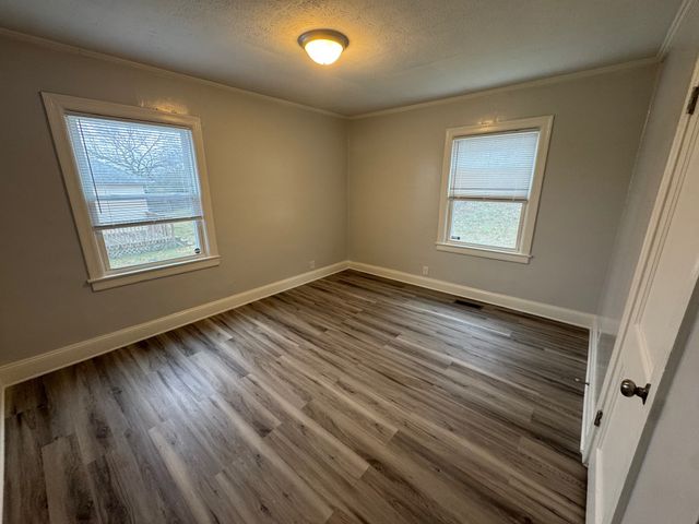 2421 Grover St, Nashville, TN 37207