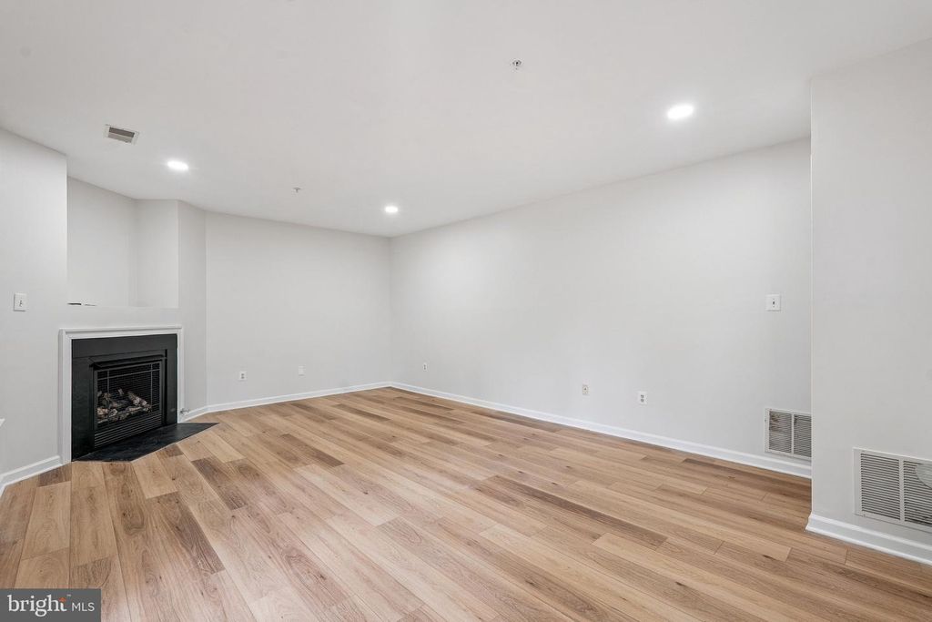 5940 HALPINE RD, Rockville, MD 20851