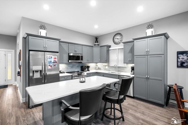 6890 Summerlyn Lakes Drive, Bedford Twp, MI 48144