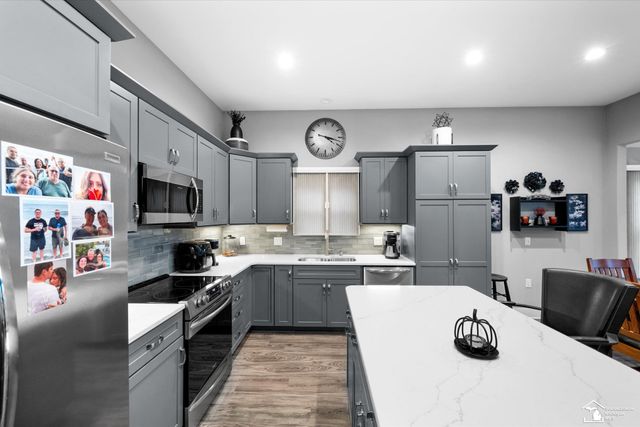 6890 Summerlyn Lakes Drive, Bedford Twp, MI 48144